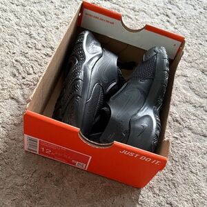 Nike Men's Black Slip-On Sneakers